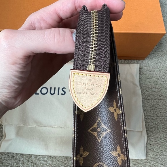 Louis Vuitton Toiletry 26 monogram pouch new in box - Picture 3 of 9